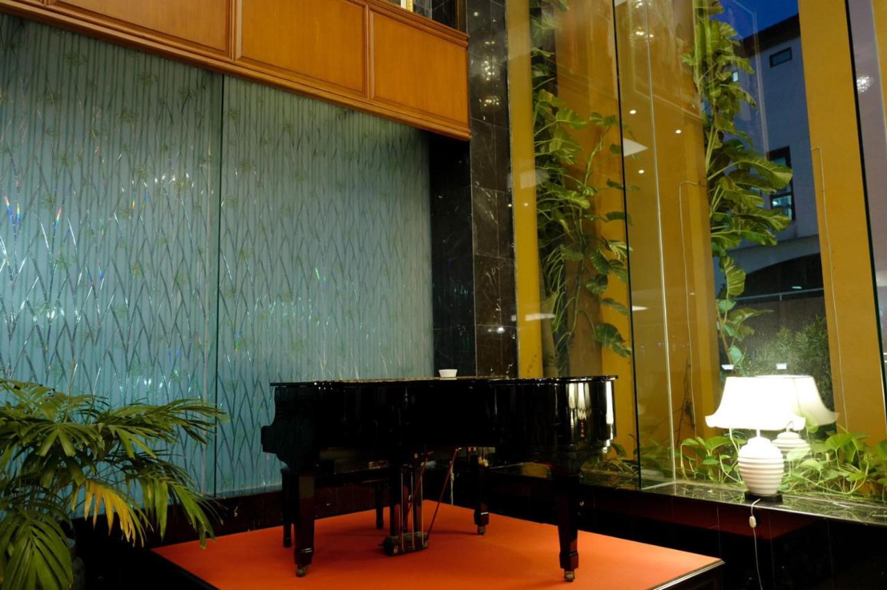 Town In Town Hotel Bangkok Exterior photo